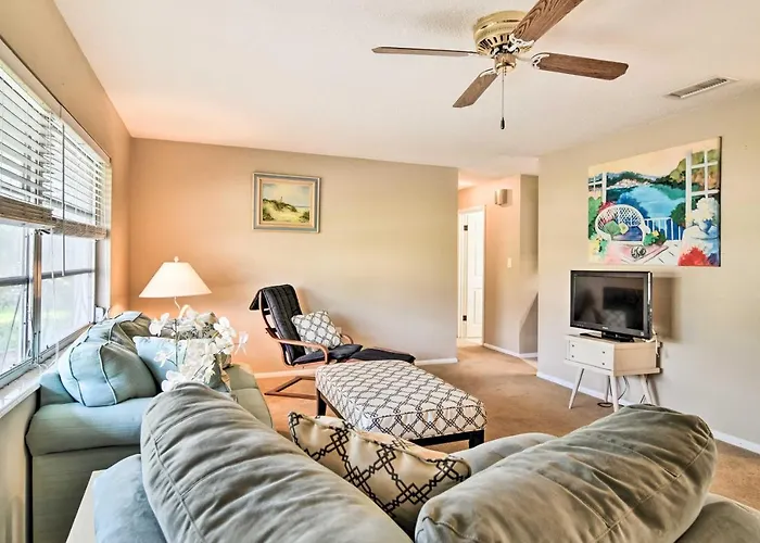 Bradenton Snowbird Sanctuary With Covered Patio!
